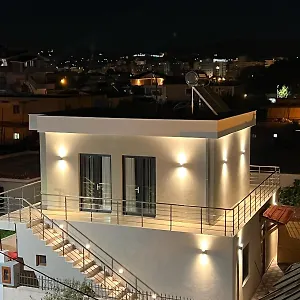 Dangolli House Apartmán